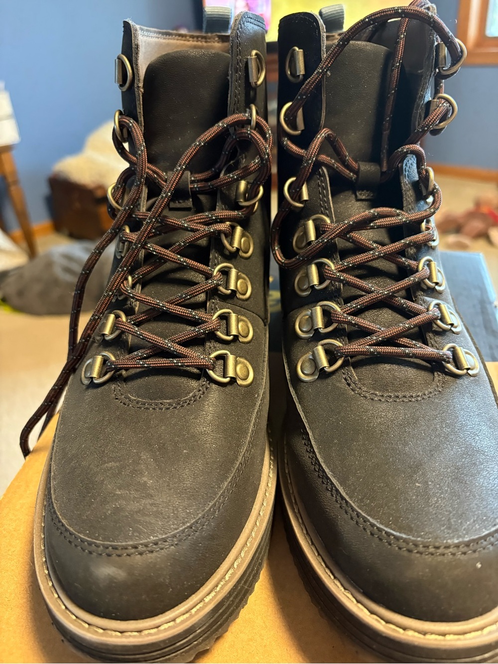 Teva Womens Black Nubuck Outdoor Boots with Brown-Toned Laces Size 9